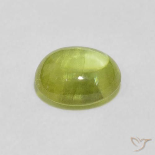 Sphène Vert moyen naturelle ovale, 1.32 ct, Transparent