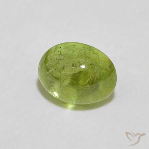 Sphène Vert éclatant naturelle ovale, 0.82 ct, Transparent