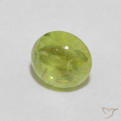 Sphène Vert éclatant naturelle ovale, 0.76 ct, Transparent