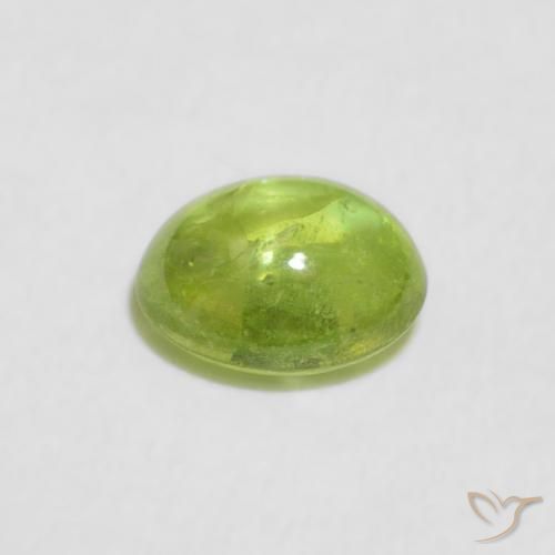 Sphène Vert éclatant naturelle ovale, 0.81 ct, Transparent