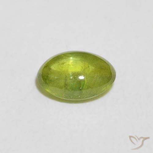 Sphène Olive verte naturelle ovale, 0.51 ct, Transparent