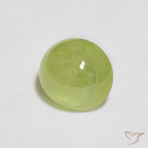 Sphène Vert éclatant naturelle ovale, 0.82 ct, Transparent