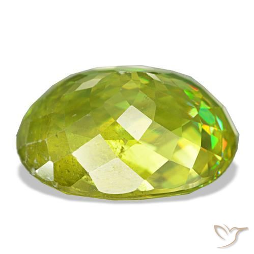 Sphène vert naturelle coupe ovale, 9,05 ct, VS