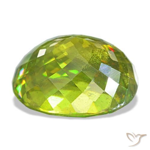 Sphène vert naturelle coupe ovale, 8,65 ct, VS