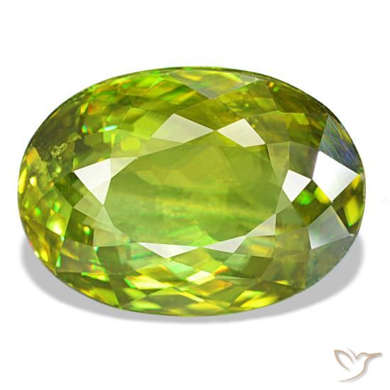 Sphène vert naturelle coupe ovale, 7,87 ct, VS