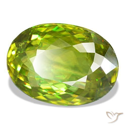 Sphène vert naturelle coupe ovale, 7,87 ct, VS