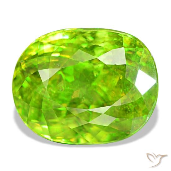 Sphène vert naturelle coupe ovale, 8,35 ct, VS
