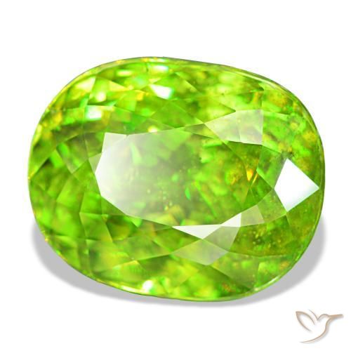 Sphène vert naturelle coupe ovale, 8,35 ct, VS