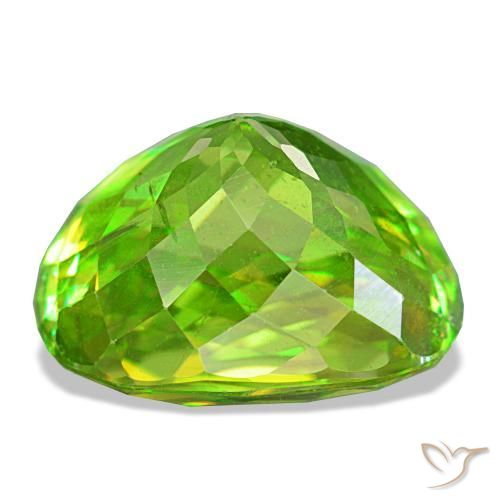 Sphène vert naturelle coupe ovale, 8,35 ct, VS