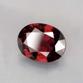 Spinelle  naturelle coupe ovale, 2,11 ct, VS