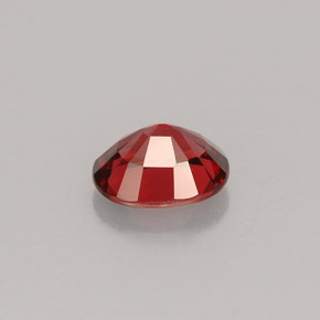 Spinelle rouge naturelle coupe ovale, 0,76 ct, VS