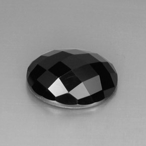 Spinelle noir naturelle coupe ovale, 9,20 ct, opaque