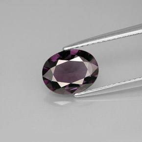 Spinelle  naturelle coupe ovale, 2,02 ct, VVS-VS