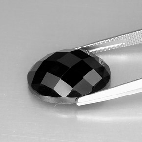 Spinelle noir naturelle coupe ovale, 11,93 ct, opaque