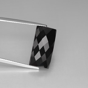 Spinelle noir naturelle baguette, 14,35 ct, opaque