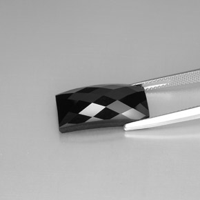 Spinelle noir naturelle baguette, 14,35 ct, opaque