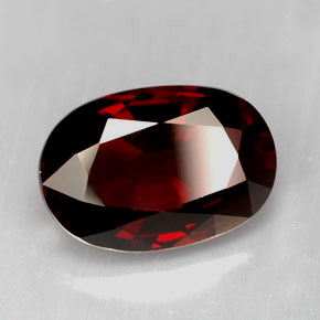 Spinelle  naturelle coupe ovale, 3,03 ct, VVS-VS