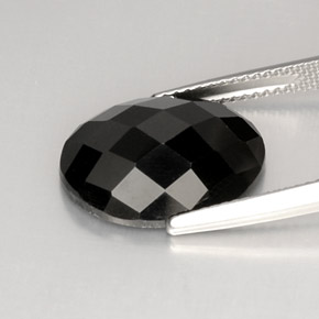 Spinelle noir naturelle coupe ovale, 10,35 ct, opaque
