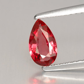 Spinelle rouge naturelle en forme de poire, 0,55 ct, VS