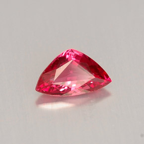 Spinelle rouge naturelle trillion, 0,44 ct, VVS-VS