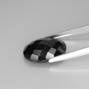 Spinelle noir naturelle coupe ovale, 8,80 ct, opaque