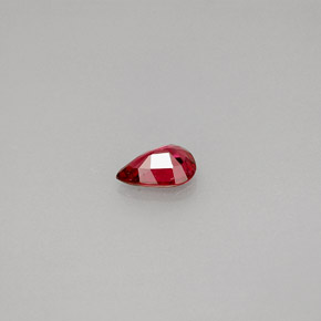 Spinelle rouge naturelle en forme de poire, 0,38 ct, VS