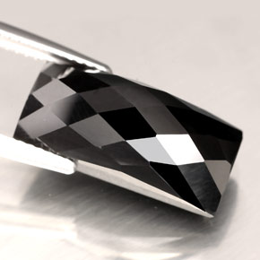 Spinelle noir naturelle baguette, 12,84 ct, opaque