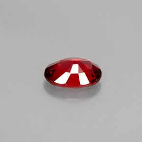 Spinelle rouge naturelle coupe ovale, 0,69 ct, VS
