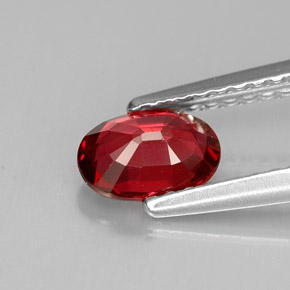 Spinelle rouge naturelle coupe ovale, 0,68 ct, VS