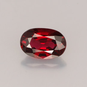 Spinelle  naturelle coupe ovale, 0,64 ct, VVS-VS