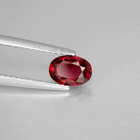 Spinelle rouge naturelle coupe ovale, 0,70 ct, VS