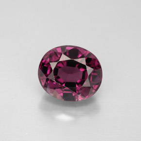 Spinelle  naturelle coupe ovale, 2,25 ct, VVS-VS
