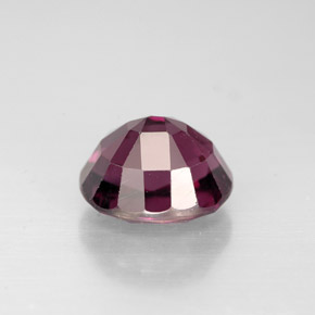 Spinelle  naturelle coupe ovale, 2,25 ct, VVS-VS