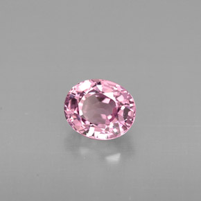 Spinelle pourpre naturelle coupe ovale, 0,74 ct, VVS-VS