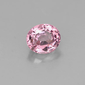 Spinelle pourpre naturelle coupe ovale, 0,82 ct, VVS-VS