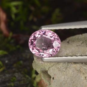 Spinelle pourpre naturelle coupe ovale, 0,60 ct, VVS-VS