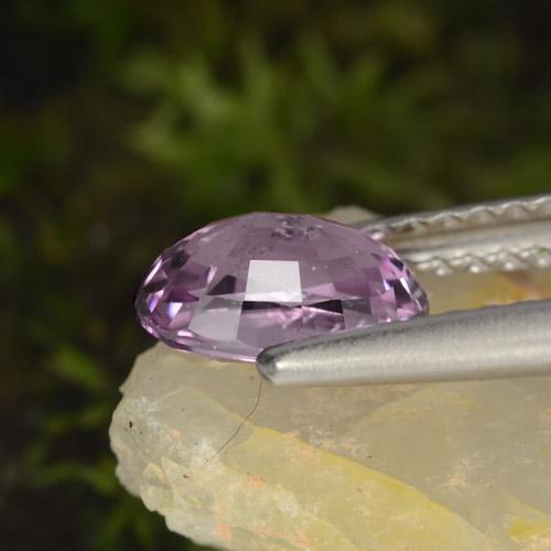 Spinelle violet naturelle coupe ovale, 1,05 ct, VS