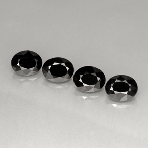 Achetez naturel ct noir spinelle gems, coupe ovale, en provenance thaïlande chez gemselect. en stock, livraison internationale!