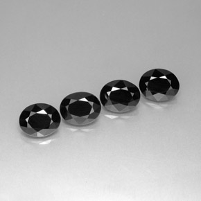 Achetez naturel ct noir spinelle gems, coupe ovale, en provenance thaïlande chez gemselect. en stock, livraison internationale!