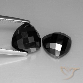 Shop natural 8.91ct Noire Spinelle gems, Trillion, from Thaïlande at GemSelect. In stock, global shipping!