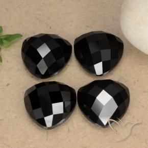 Shop natural 17.01ct Noire Spinelle gems, Trillion, from Thaïlande at GemSelect. In stock, global shipping!