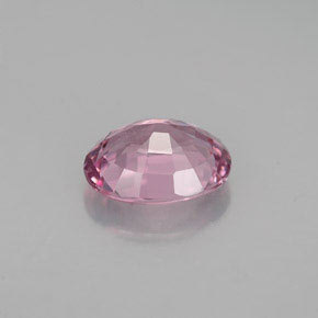 Spinelle rose naturelle coupe ovale, 1,50 ct, VVS-VS