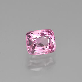 Spinelle rose naturelle coupe coussin, 0,60 ct, VS