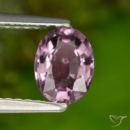 Spinelle Pourpre moyen naturelle ovale, 0.93 ct, VS