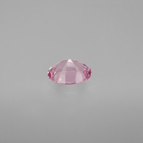 Spinelle rose naturelle coupe ovale, 0,97 ct, VS