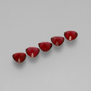 Achetez naturel ct rouge spinelle gems, trillion, en provenance myanmar (birmanie) chez gemselect. en stock, livraison internationale!