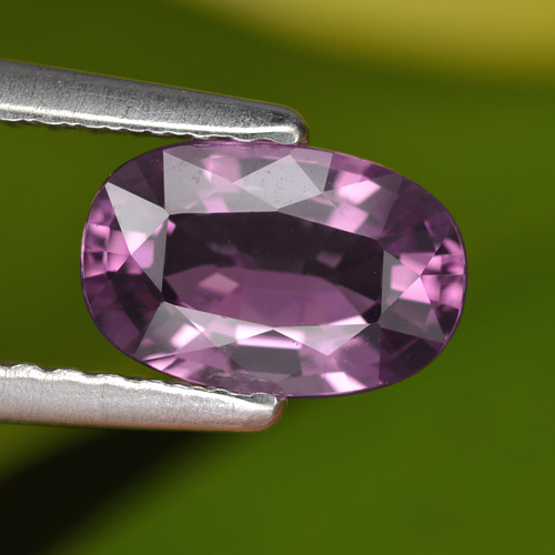 Spinelle pourpre naturelle coupe ovale, 1,08 ct, VS