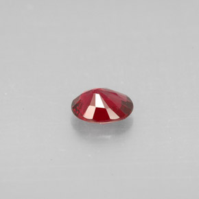 Spinelle  naturelle coupe ovale, 0,63 ct, VS