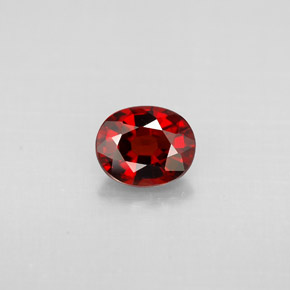 Spinelle  naturelle coupe ovale, 0,66 ct, VS