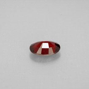 Spinelle  naturelle coupe ovale, 0,63 ct, VVS
